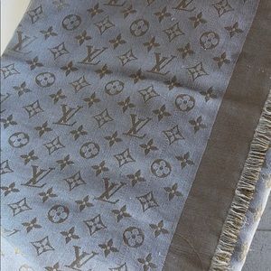 Louis Vuitton scarf